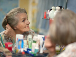 Companion Care at Home Wyoming OH - Companion Care at Home: How Seniors Can Reduce Clutter In The Bathroom